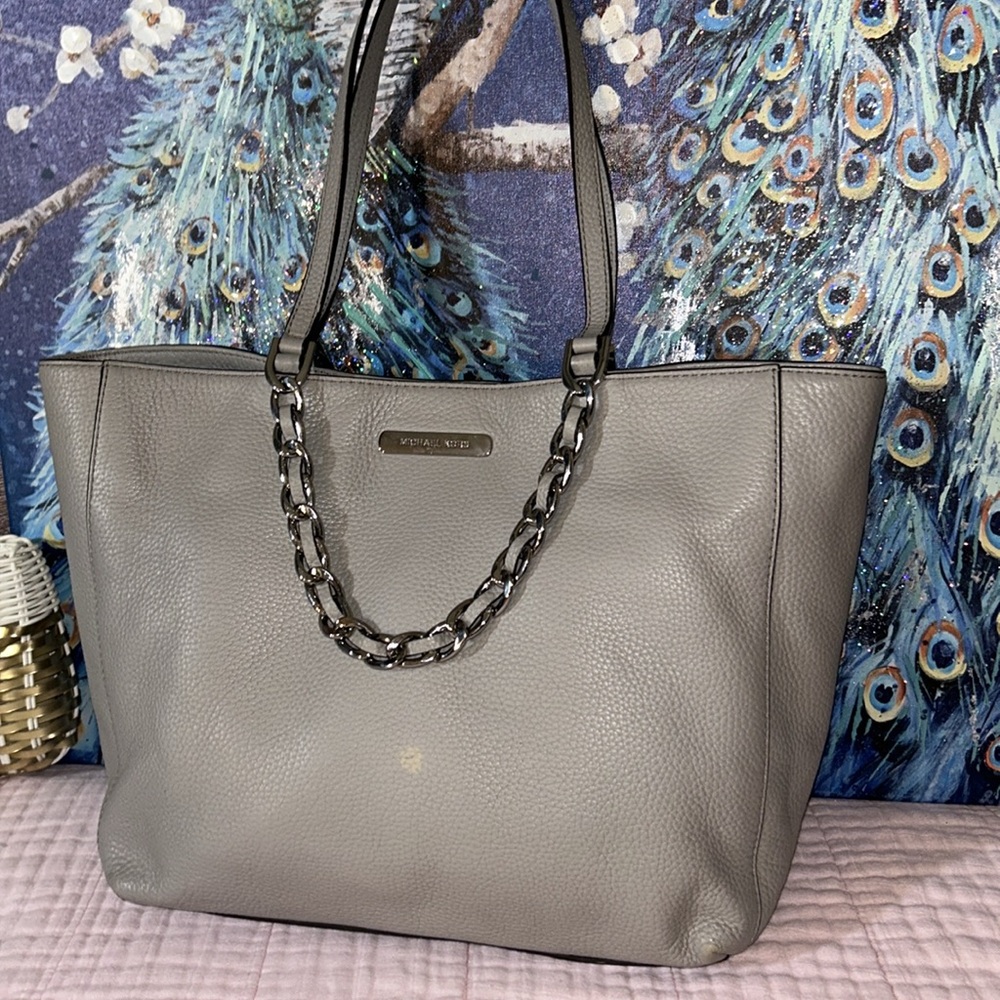Michael Kors Pebbled Leather Gray With Silver Chain Harper Tote Bag - Picture 2 of 16